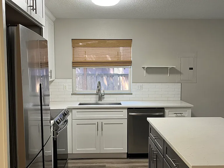 3619 N Missouri Ave — Photo 4