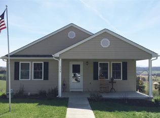 46 Greenview Dr, Staunton, VA 24401