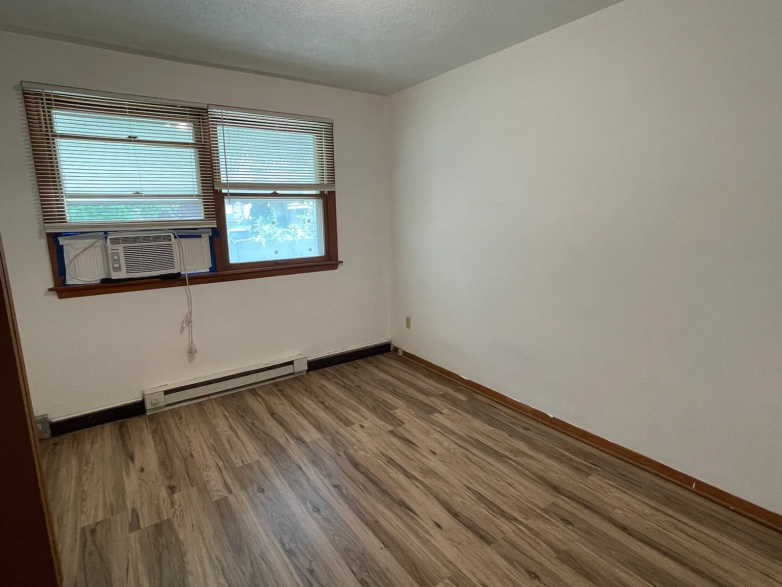 2 bed, 800 sqft, $650 — Photo 3