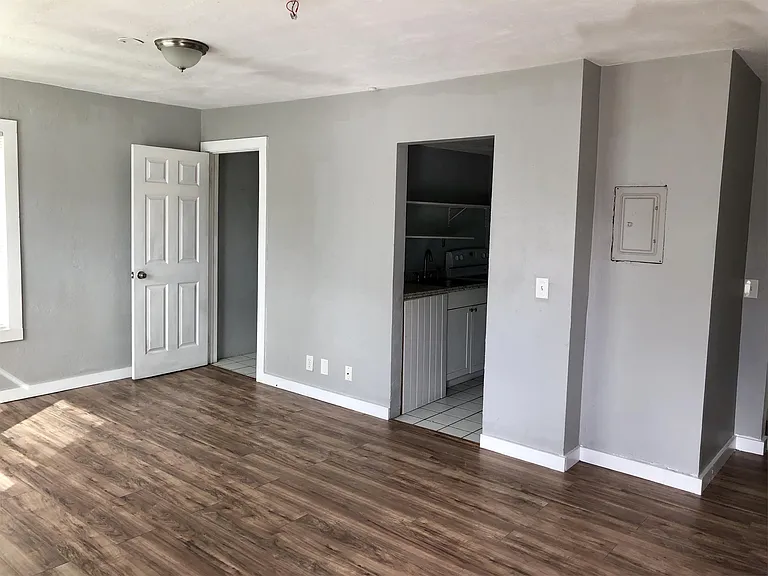 107 Washington St #5 — Photo 13
