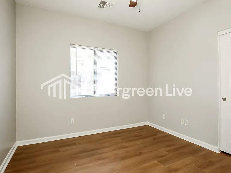 6038 N 68th Dr — Photo 10