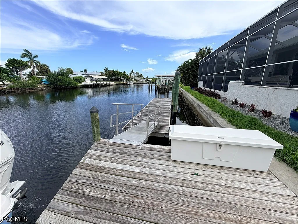 3 bed, 2.0 bath, 1550 sqft, $8,500 — Photo 3