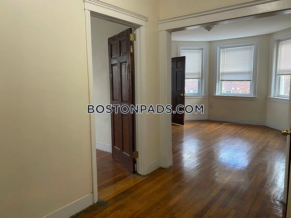 Building Photo - 248 Kelton St #9