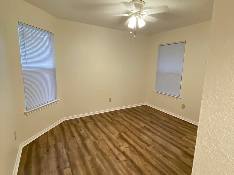 4644 Booth Dr — Photo 26