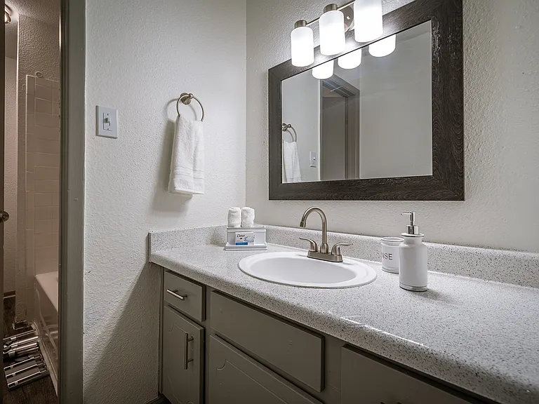 3000 @ Med Center Bathroom