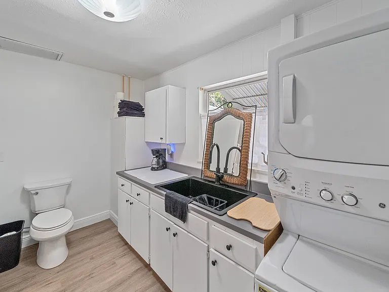 708 Shore Rd #B — Photo 19