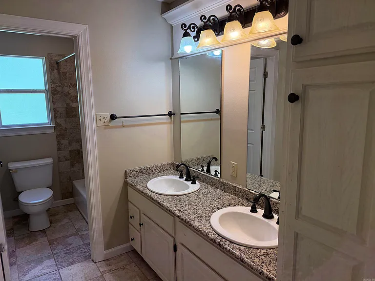 4 Bordeaux Ct — Photo 18