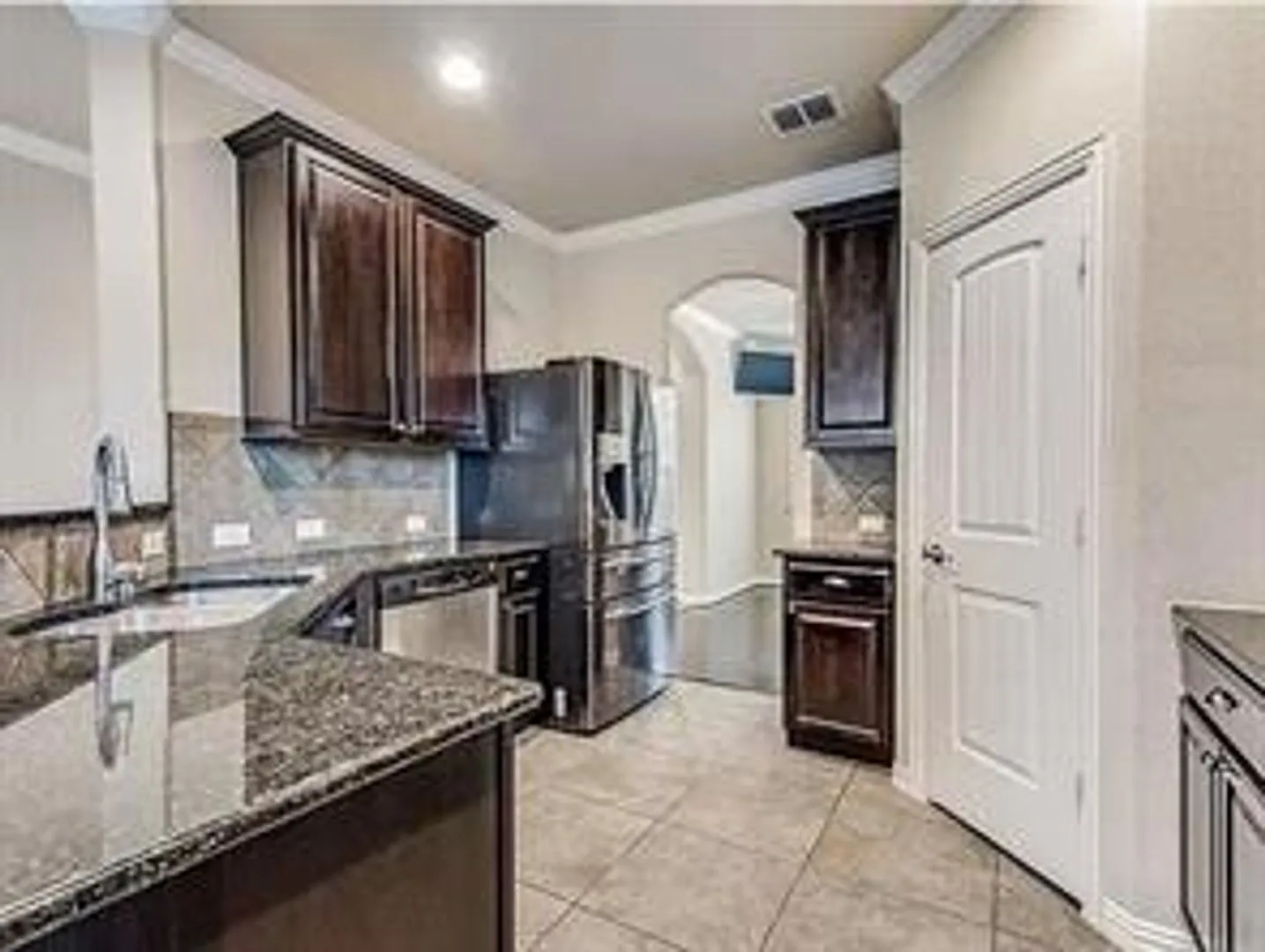 Beautifully maintained 4-bedroom, 2.5-bath home offering the perfect blend of comfort, functional... — Photo 3