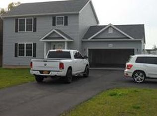 3112 Saunders Settlement Rd, Sanborn, NY 14132