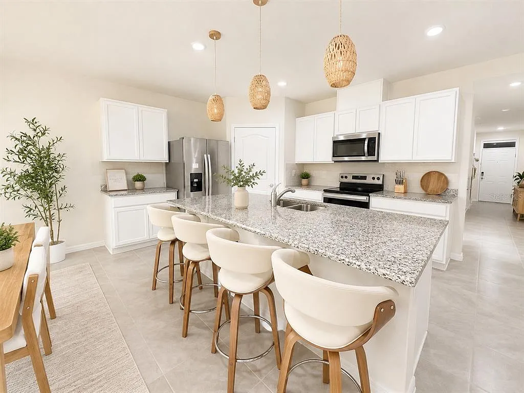 4 bed, 2.0 bath, 1846 sqft, $2,545 — Photo 2