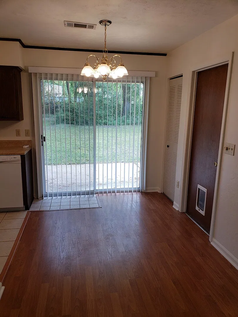 3/1.5 Single Family Home with Garage — Photo 4