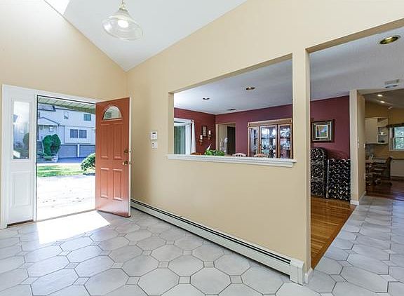 3rd image of 205 Briarwood Dr