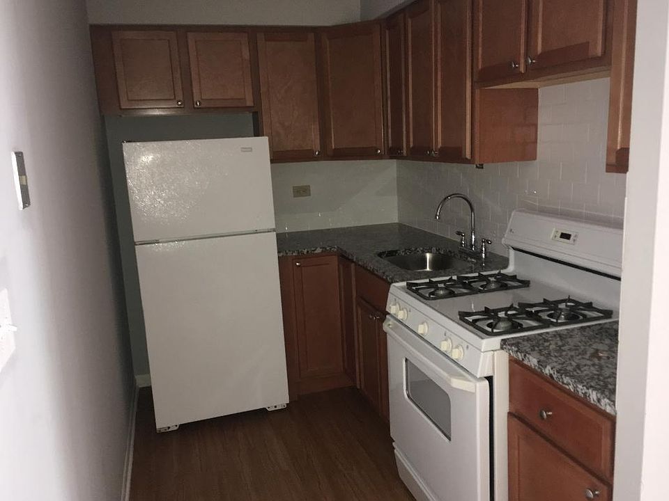 1st image of 534 W Wellington Ave APT 418