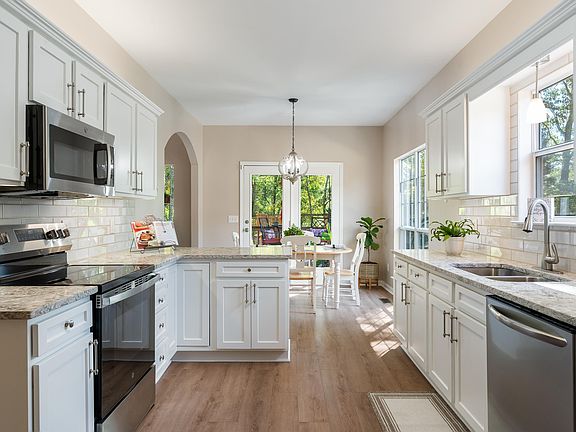5th image of 6205 Barkwood Cir