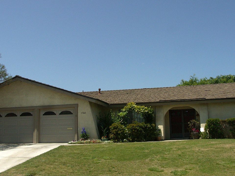 4 BR/2 BA   1 BR/1 BA Detached Guest House on Huge Lot