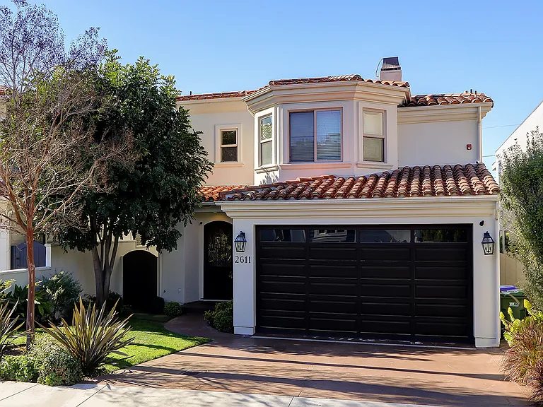 2611 Palm Ave — Photo 2