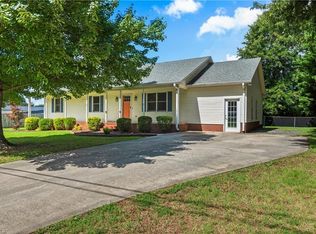 101 Knouse Dr, Lexington, NC 27295