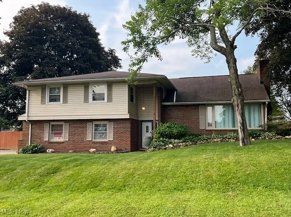 2650 Croydon Dr NW, Canton, OH 44718