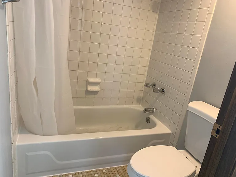 2620 W Custer Ave — Photo 9