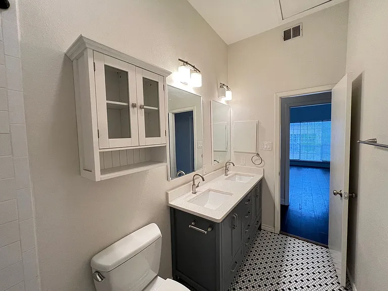 10432 High Hollows Dr #L — Photo 30