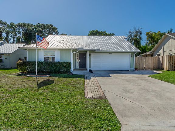 3rd image of 4222 SE Satinleaf Place