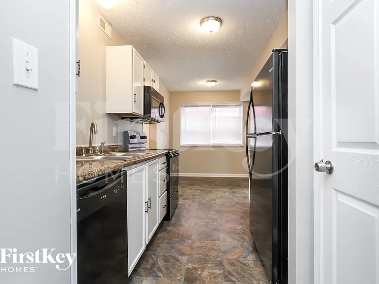 1921 E Werges Ave — Photo 6