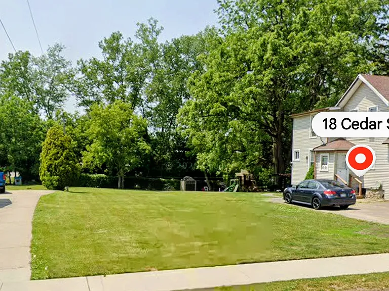16 Cedar St #18 — Photo 7