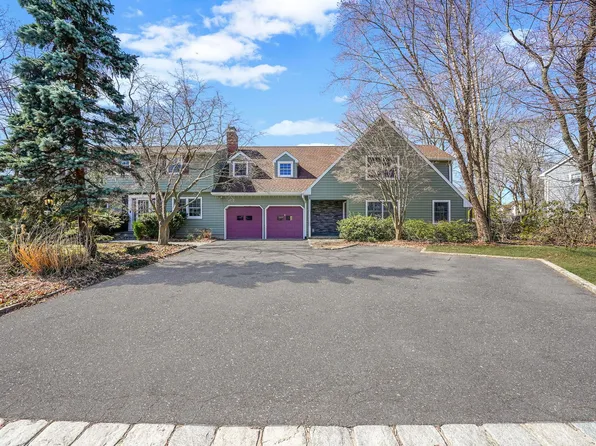 21 Turnip Hill, Northport, NY 11768