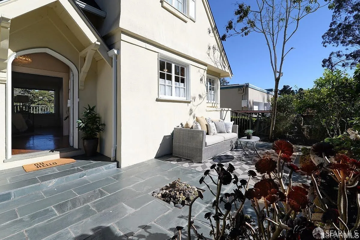 3 bed, 3.5 bath, 2010 sqft, $15,000 — Photo 3