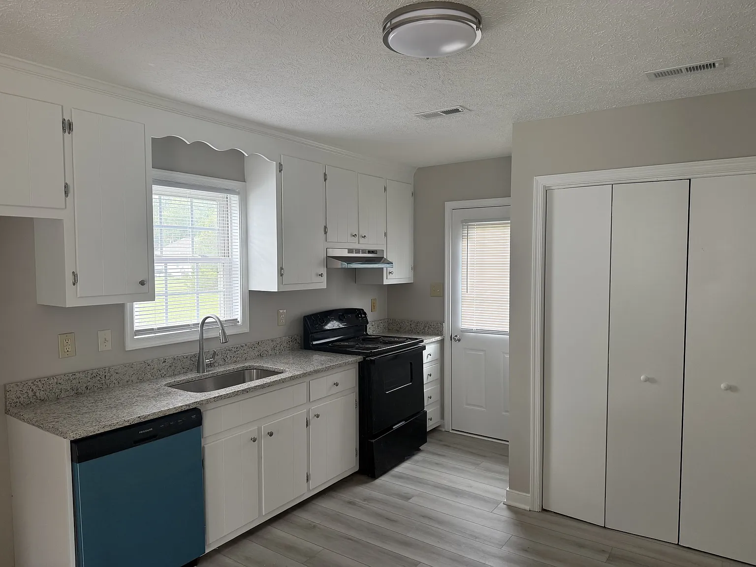 108 North Mapleleaf Avenue - 1 — Photo 2