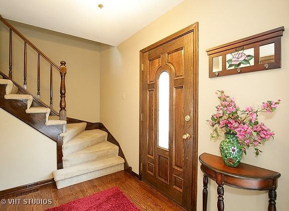 3rd image of 579 Tarpon Ct