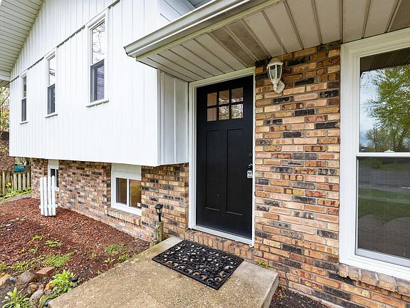 2nd image of 11479 Windemere Ct