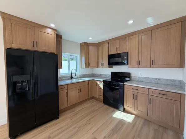 6655 Sale Ave #Adu, West Hills, CA 91307