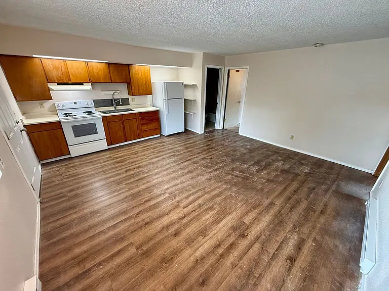 713 Airway Ave — Photo 5