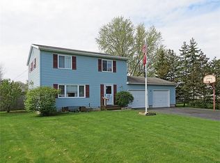 214 Wildflower Dr, Rochester, NY 14623