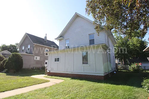 822 Clinton Ave Photo 1