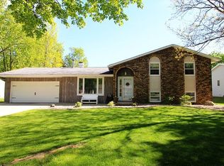 2404 Remington Rd, Green Bay, WI 54302