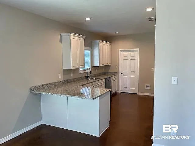 3 bed, 1352 sqft, $1,625 — Photo 4
