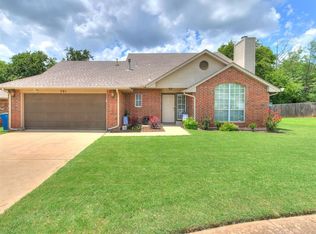 701 Taber Ln, Edmond, OK 73003