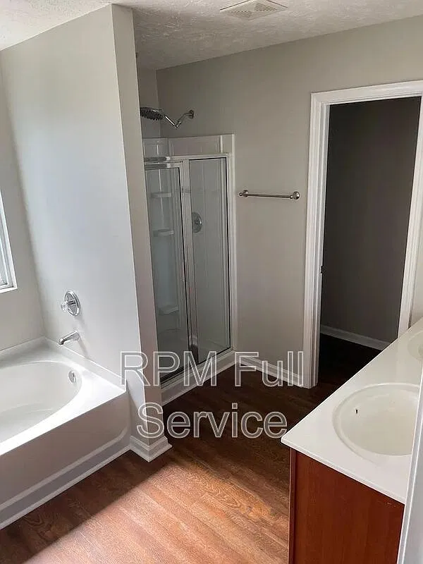 4 bed, 3.0 bath, 3100 sqft, $3,600 — Photo 3