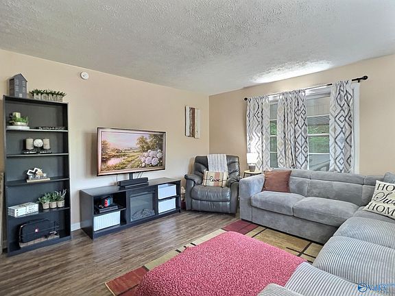 3rd image of 1641 Arrowhead Dr