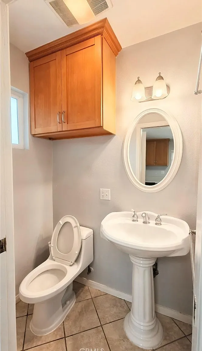 2 bed, 1.5 bath, 850 sqft, $2,700 — Photo 2