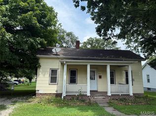 913 W Edwards St, Vandalia, IL 62471