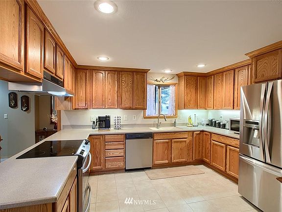 5th image of 7028 Corfu Blvd NE