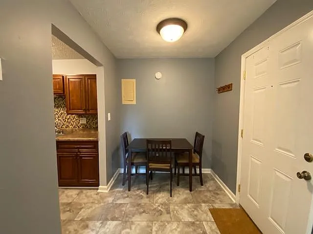 220 Pearson St — Photo 24