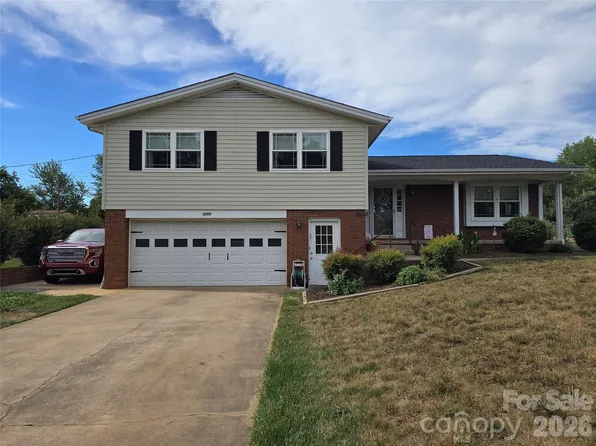 5760 Valley Field Rd, Hickory, NC 28602