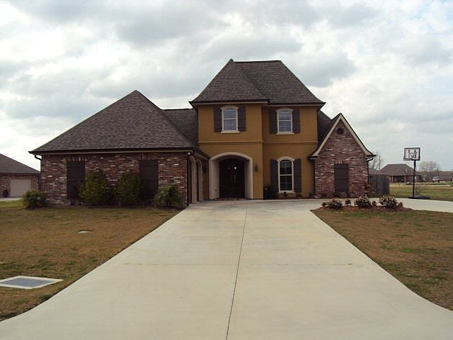 1st image of 126 S Sugarfield Dr