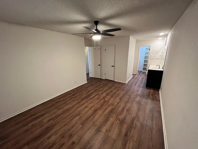 7429 S Atlanta Ave — Photo 17