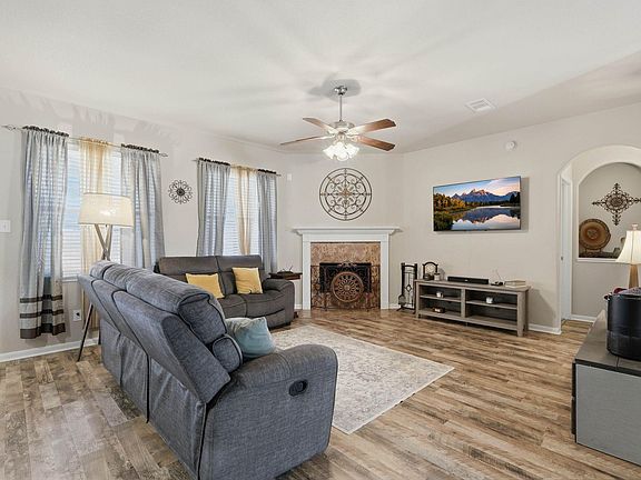 2nd image of 127 Sweetleaf Grove Ln