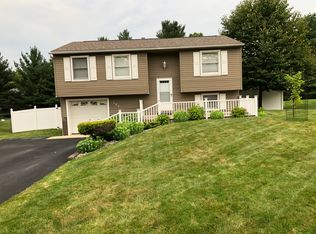 107 Wayne Dr, Cranberry Twp, PA